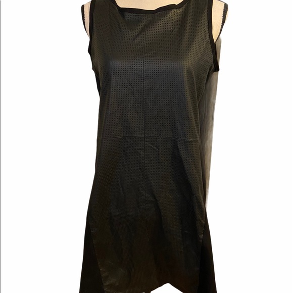 Neiman Marcus Dresses & Skirts - Neiman Marcus Black Leather Front Size Medium Sleeveless Dress.